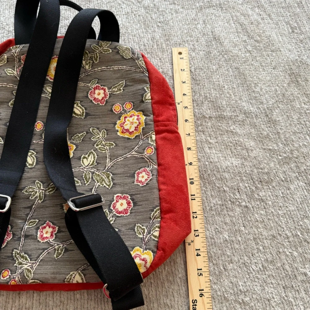 Madison Handbags Floral Backpack‎ Red Trim Tapestry Print